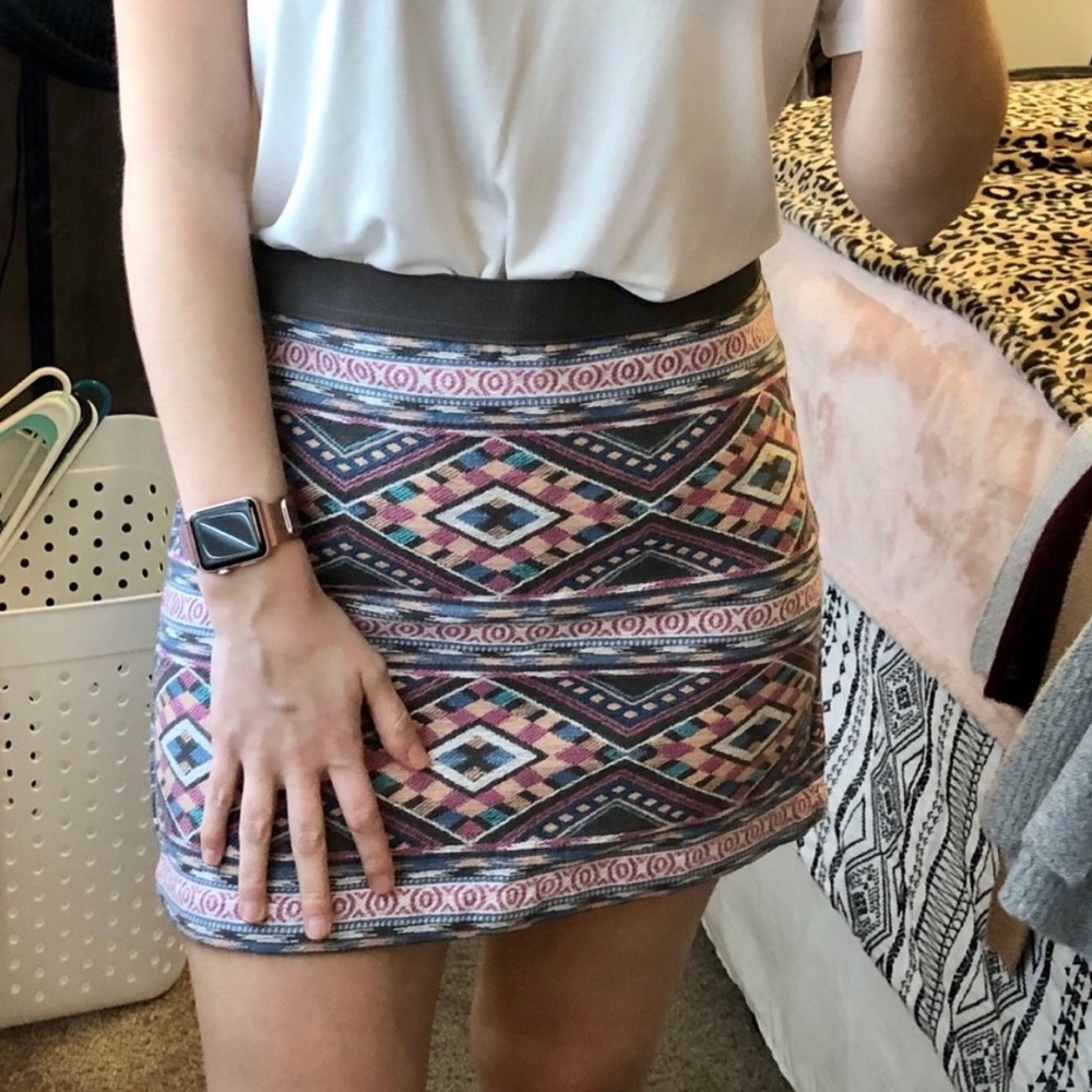 American Eagle Outfitters multi print Aztec Boho Mini Skirt size 4-6 - Picture 2 of 6
